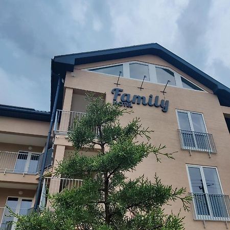 Family Hotel 格里比夫卡 外观 照片