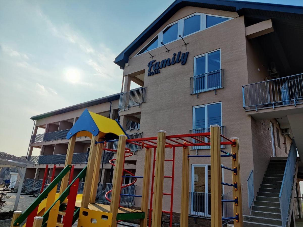 Family Hotel 格里比夫卡 外观 照片